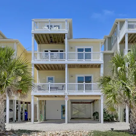 5 Bedroom Home Located In Heart Of Surf City, Beach Access Across Street